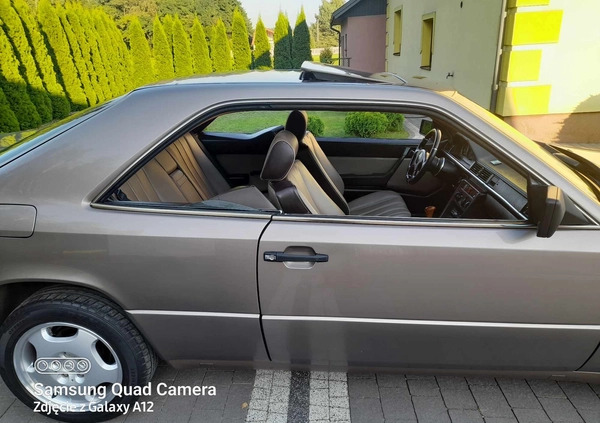 Mercedes-Benz W124 (1984-1993) cena 35900 przebieg: 165000, rok produkcji 1988 z Maków Podhalański małe 92